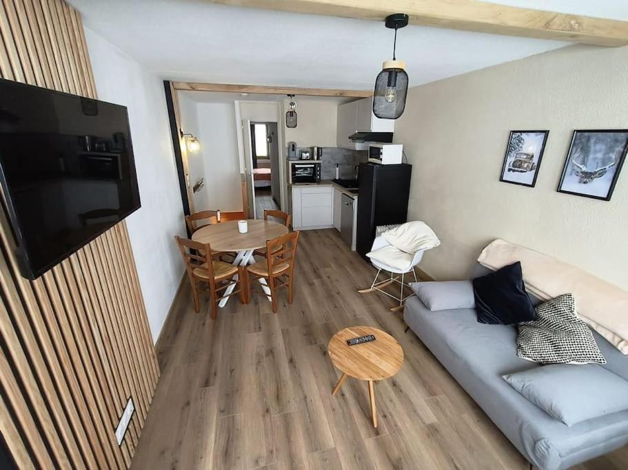 T2 Cosy Au Pied Des Pistes Apartment บาญเญอ-เดอ-บีกอร์ ภายนอก รูปภาพ